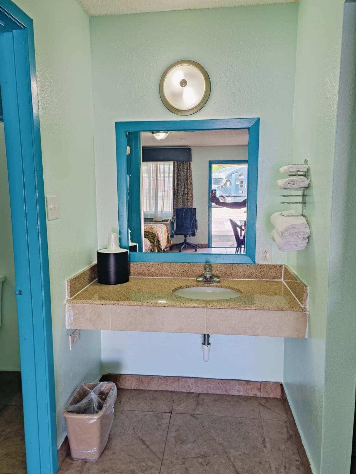 Budget Inn By Oyo Edinburg Hwy 281 المظهر الخارجي الصورة